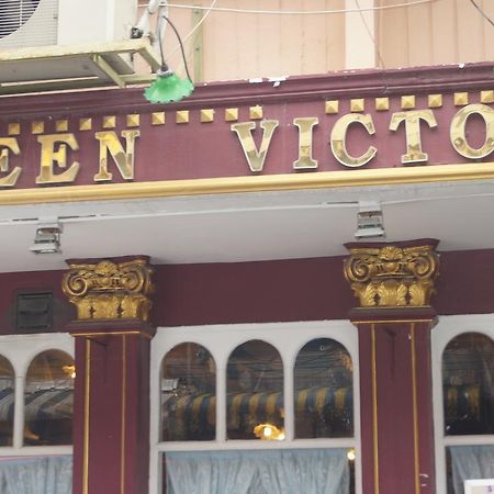 Queen Victoria Inn Pattaya Bagian luar foto