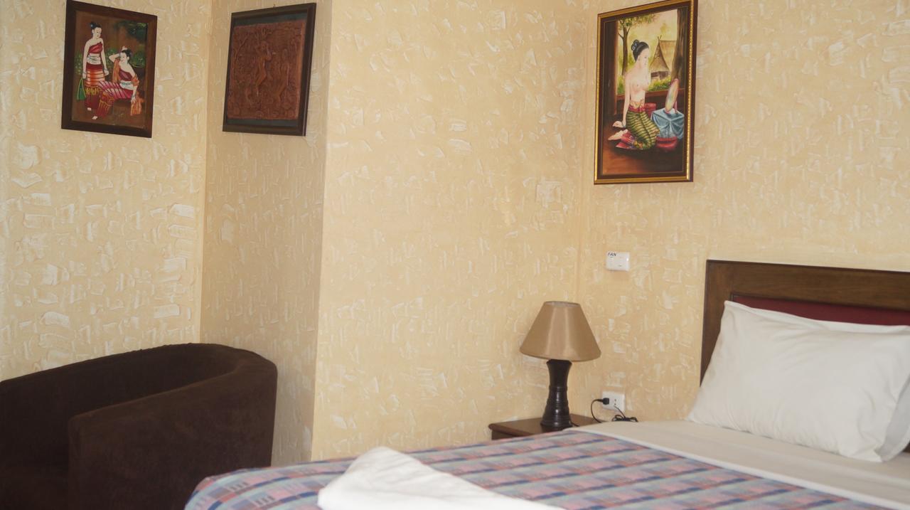 Queen Victoria Inn Pattaya Bagian luar foto
