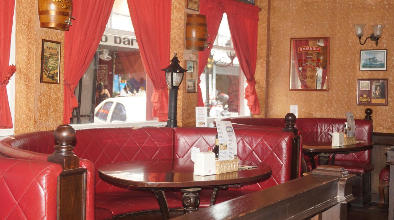 Queen Victoria Inn Pattaya Bagian luar foto